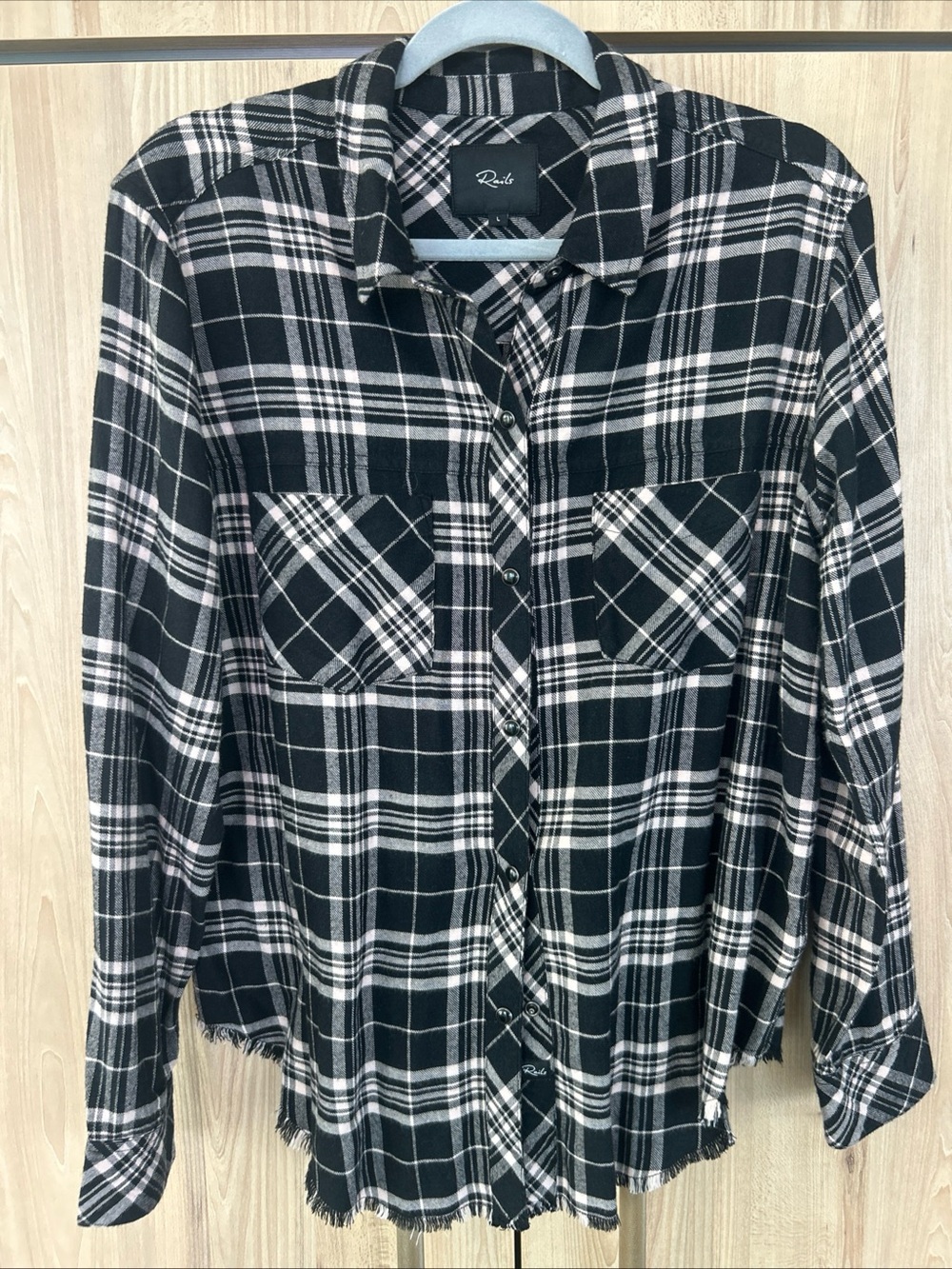 Rails Leo Shirt L Onyx Peach Plaid Snap Front Raw Hem Frayed Long Sleeve